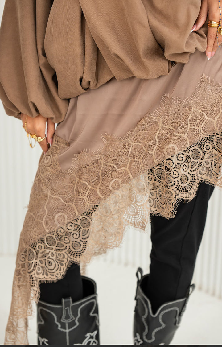 Café Dantelle Skirt Extension