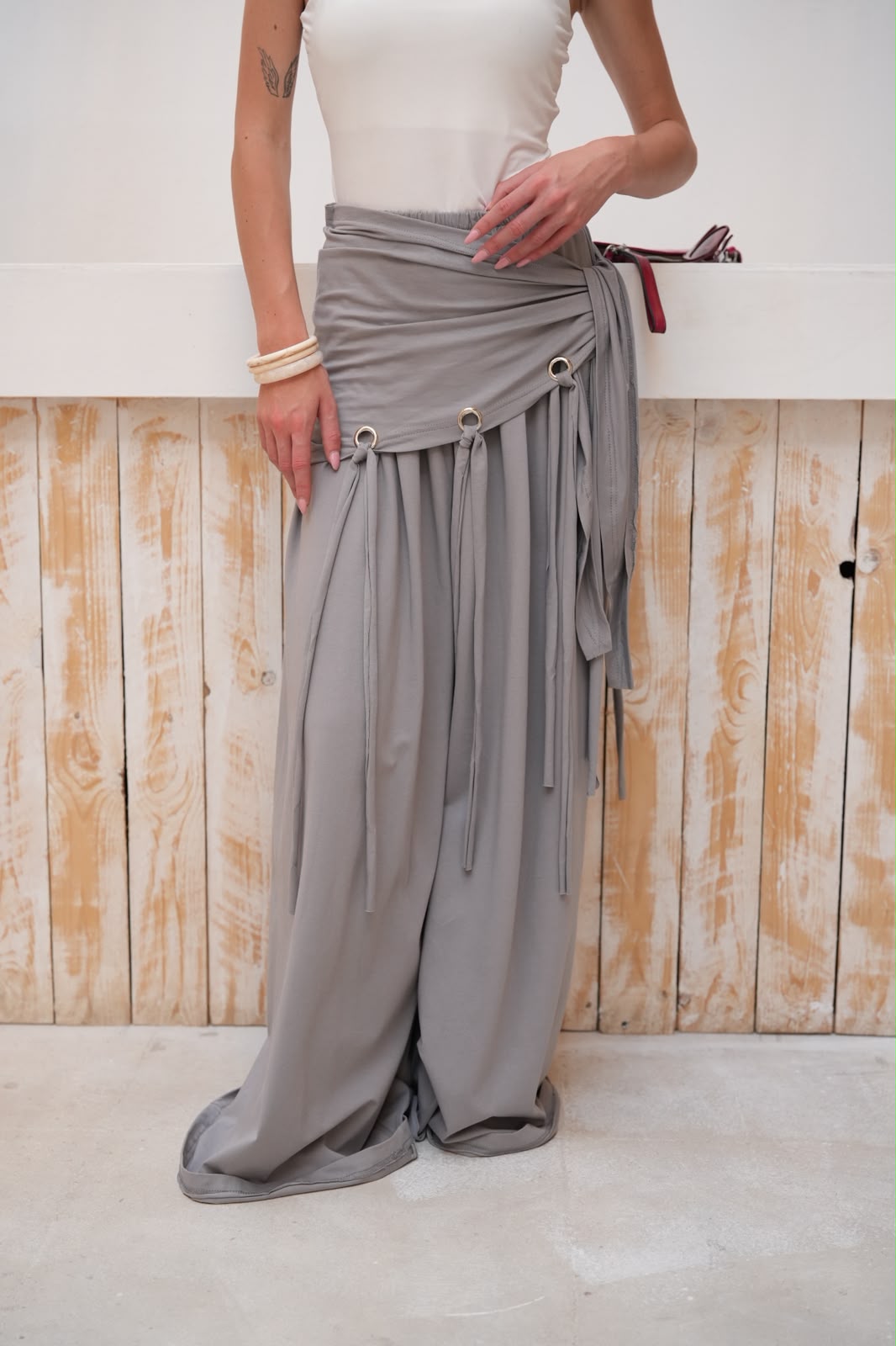 Grey Luna panta