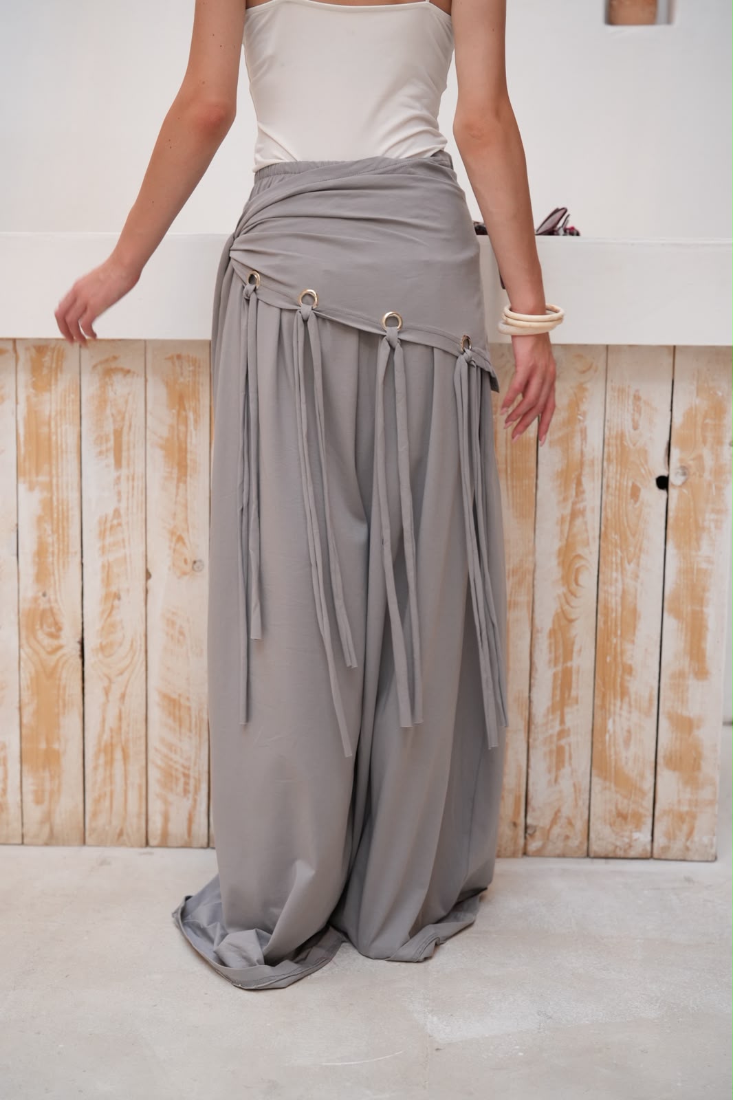 Grey Luna panta