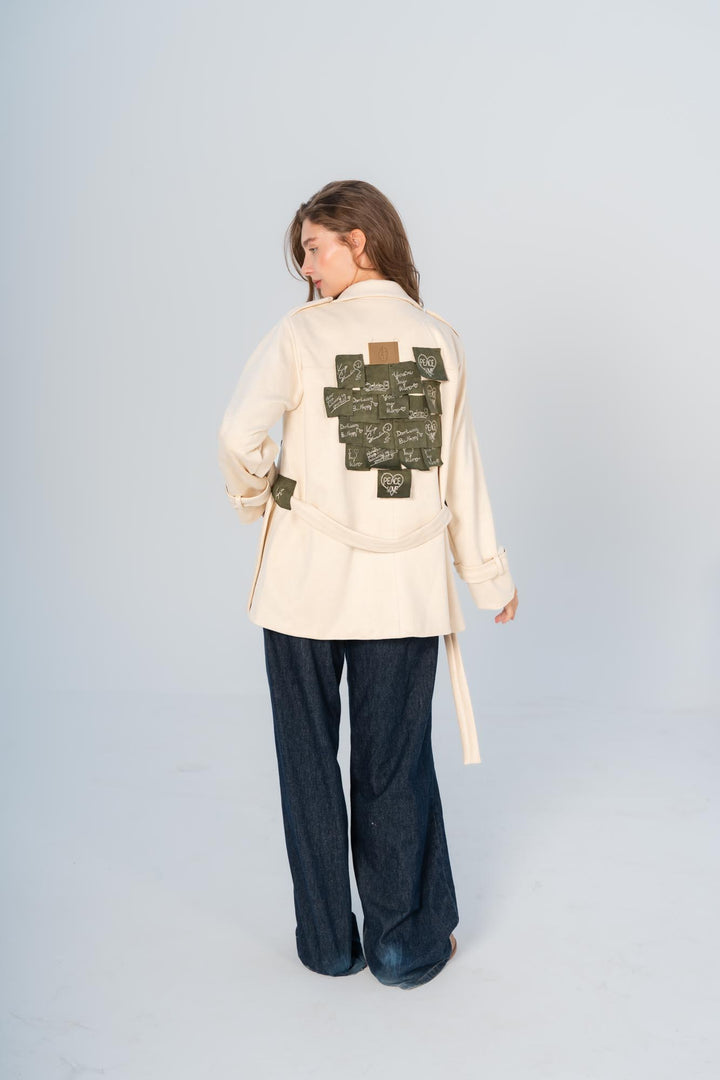 Beige sticky notes suede coat