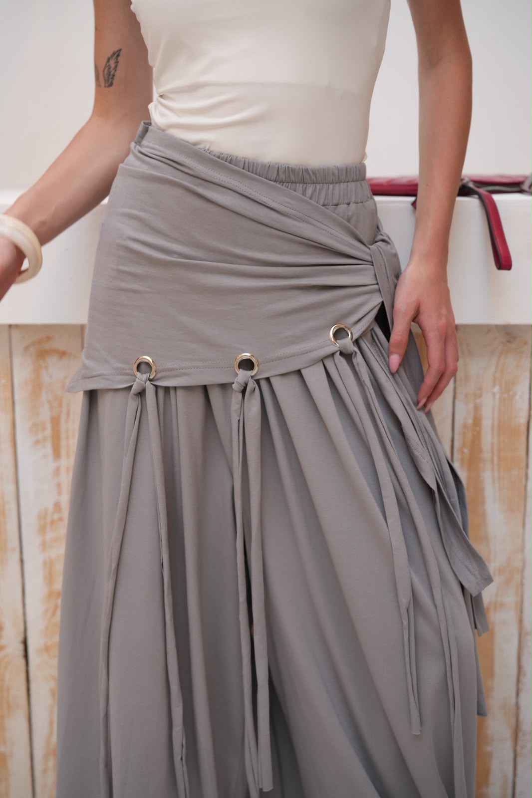 Grey Luna panta