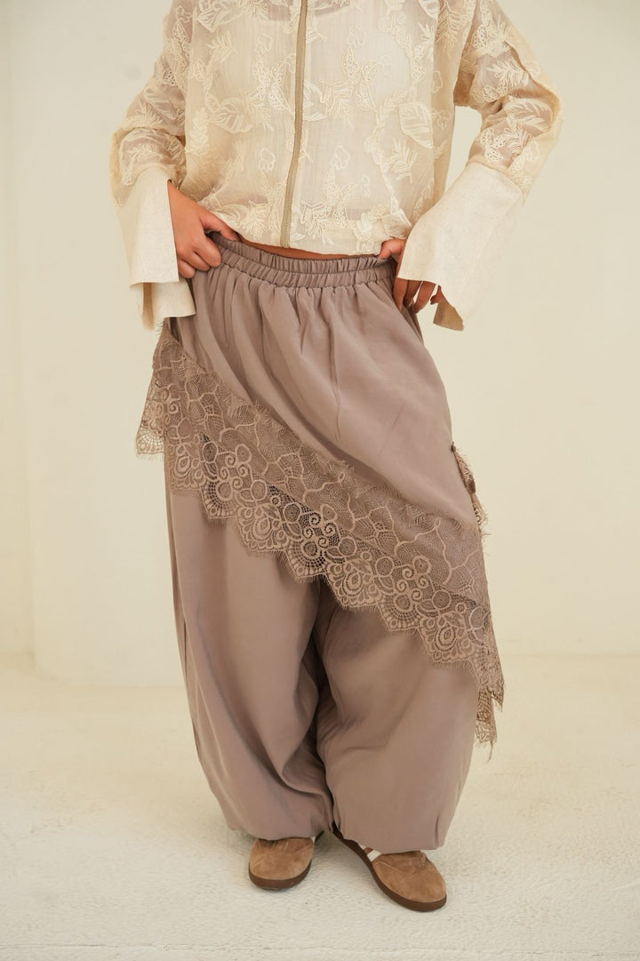Caffe lace flow pants