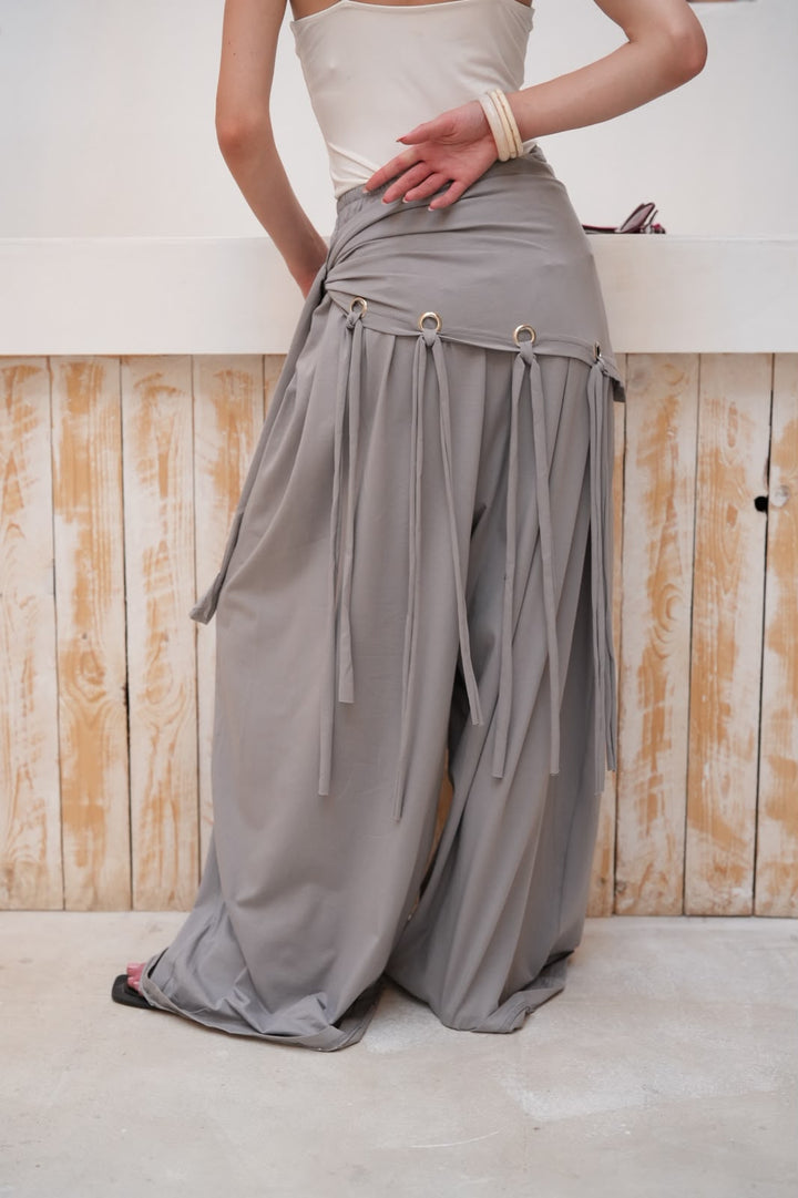 Grey Luna panta