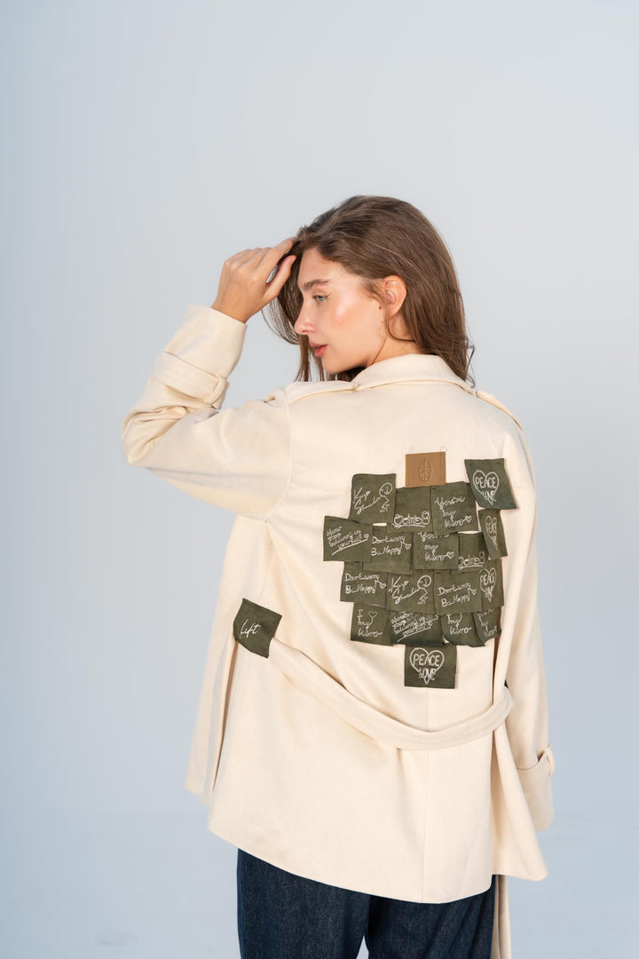 Beige sticky notes suede coat