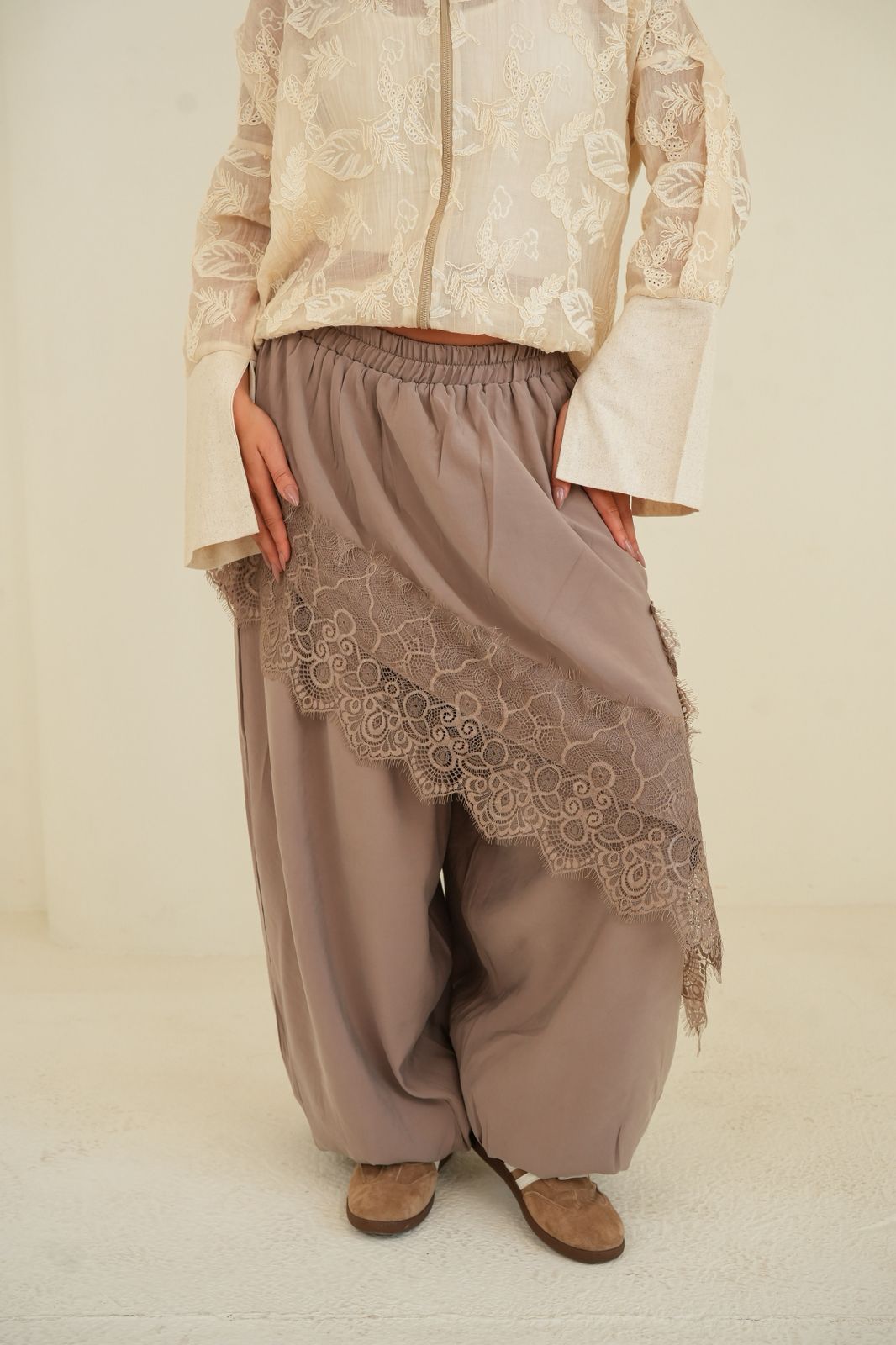 Caffe lace flow pants