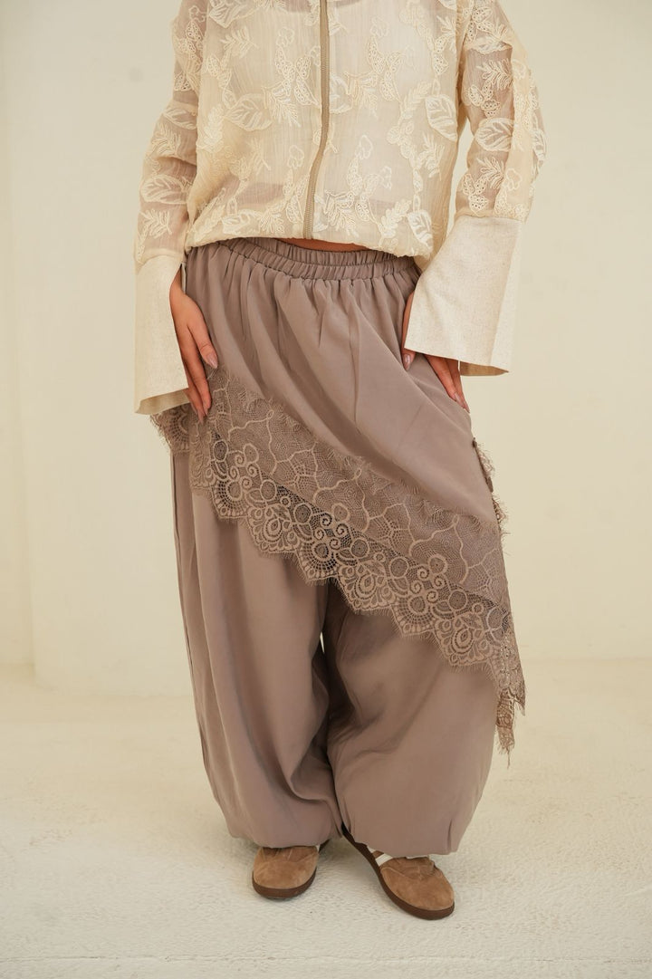 Caffe lace flow pants