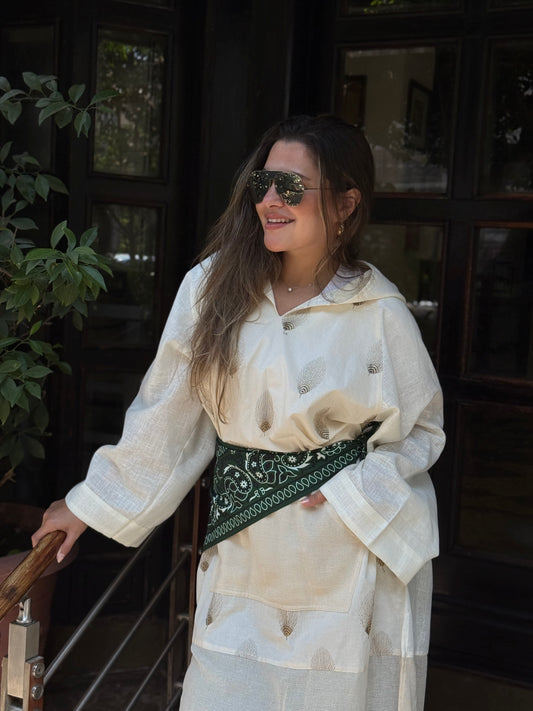 Multi fabric tunic with mesh parts