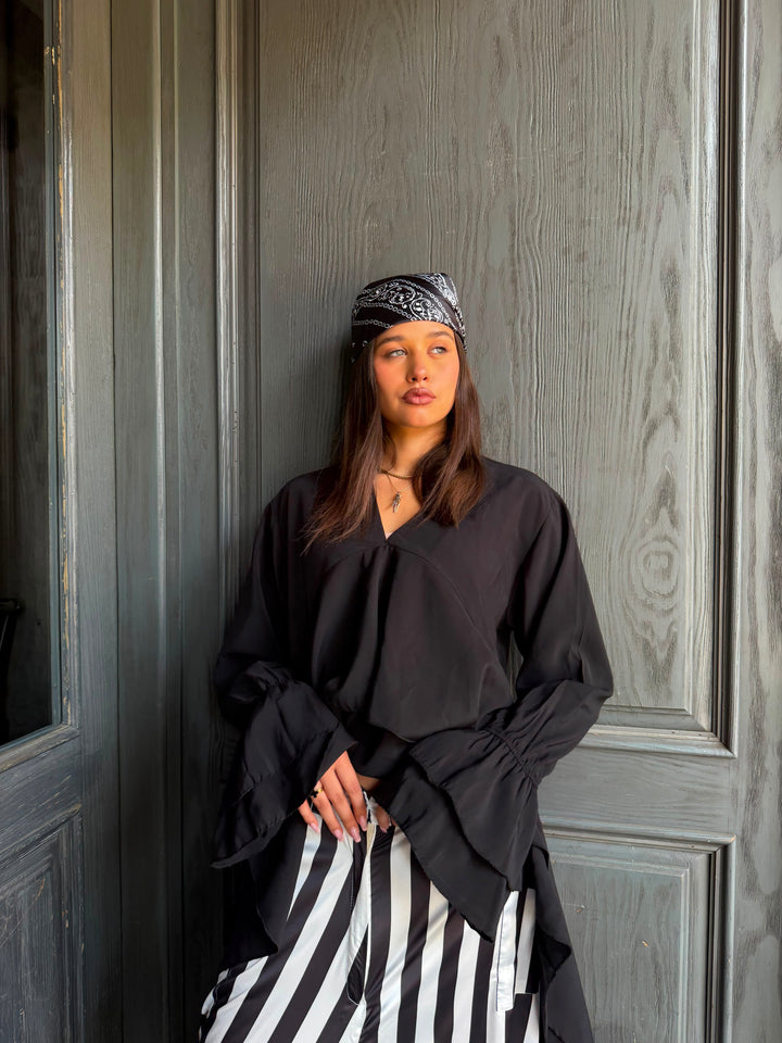 BLACK DRAPE BLOUSE