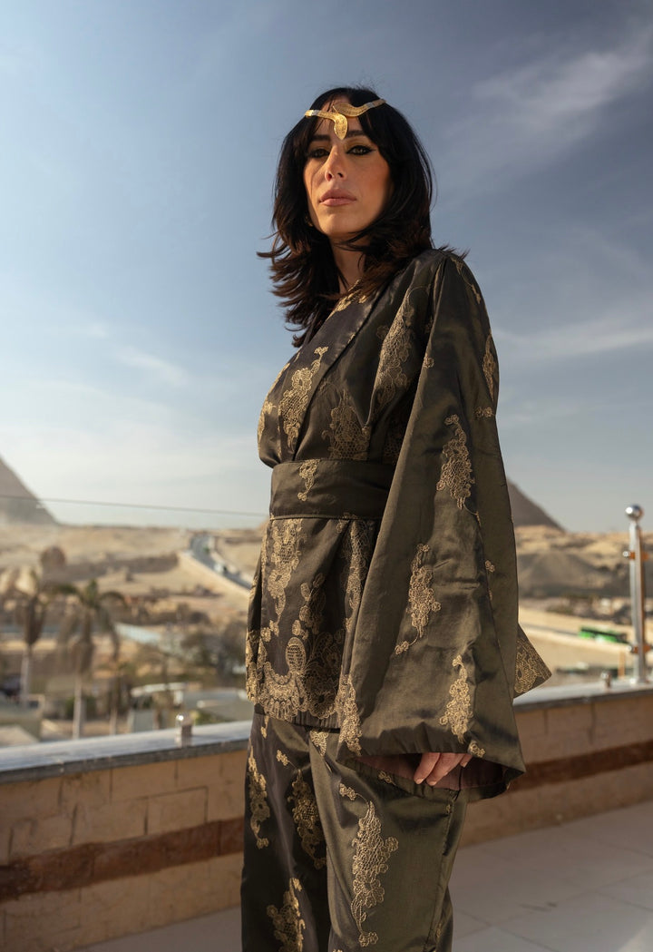 Artistic embroidered set